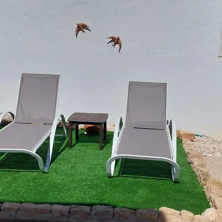 Totalmente Independiente Con Piscina Comunitaria *